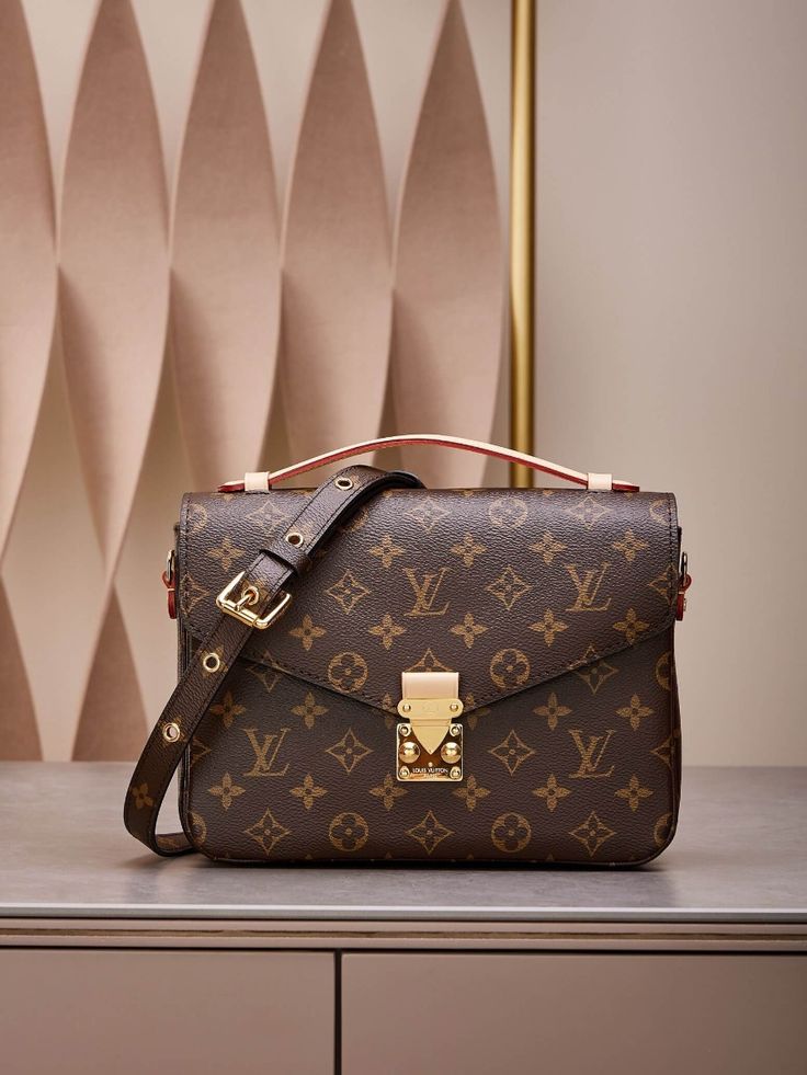 Louis Vuitton Pochette Métis